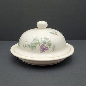Pfaltzgraff Grapevine Round Covered Butter Dish Cheese Plate with Dome Lid
